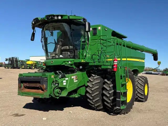 2024 John Deere S790 Batteuse