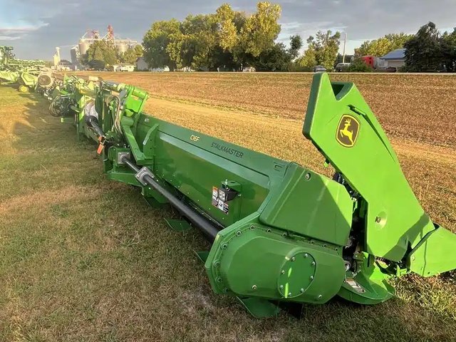 2022 John Deere C16F Nez - Maïs