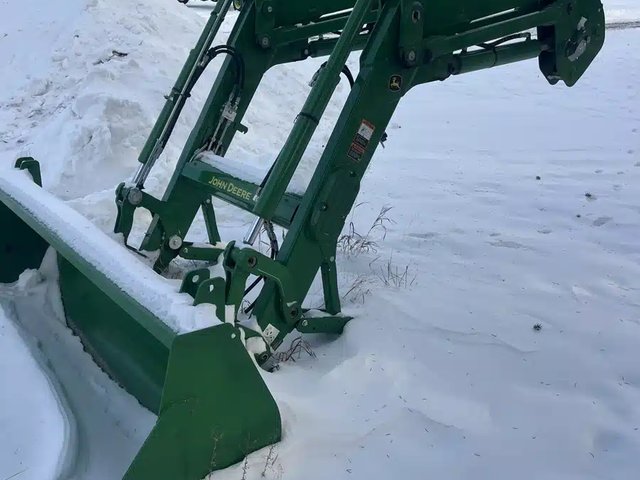 2022 John Deere 540R chargeur frontal