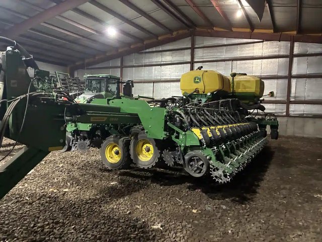 2025 John Deere DB60 Planteur