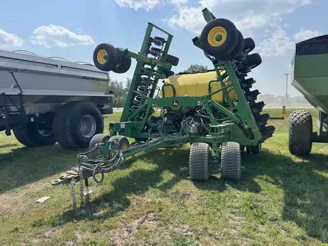 2022 John Deere N540C Semoir à air