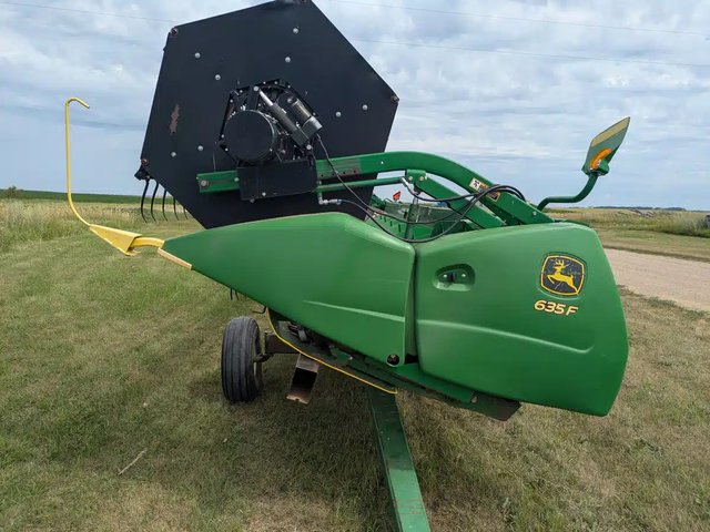 2010 John Deere 635 Header - Flex