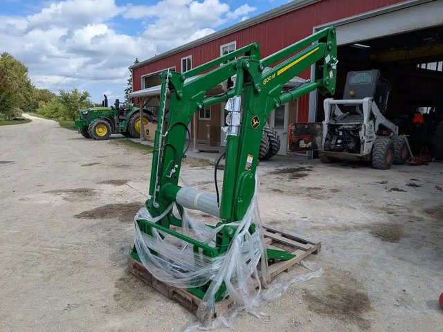 John Deere 600M chargeur frontal