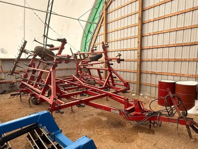 Case 4800 Cultivateur