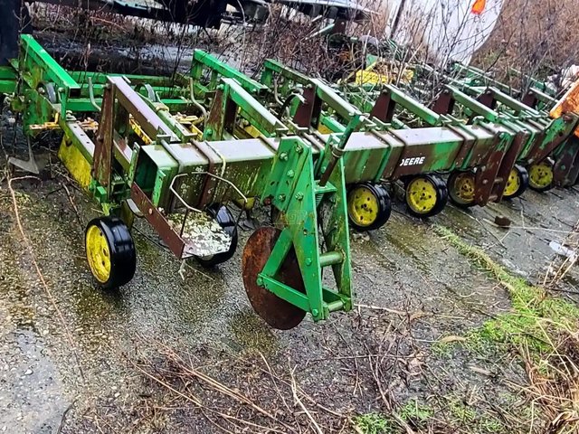John Deere 18' cultivateur - en rang