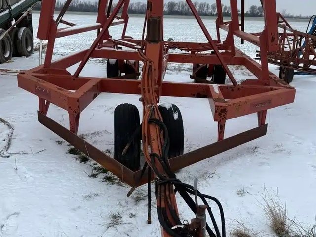 RJ Equipment 24FT Niveleuse