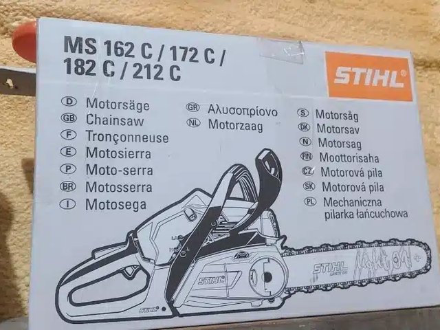 Stihl MS 212 tronçonneuse