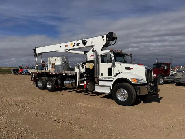 2014 Peterbilt 382 Truck Cab & Chassis