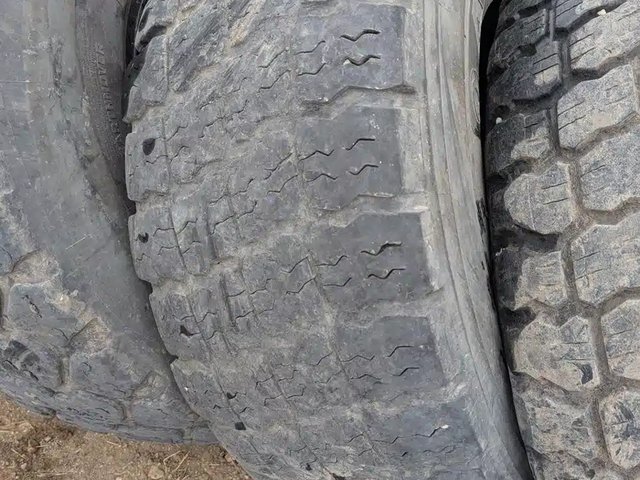 2010 17.5R25 Pneus