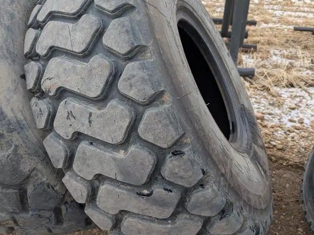 2010 20.5R25 Pneus
