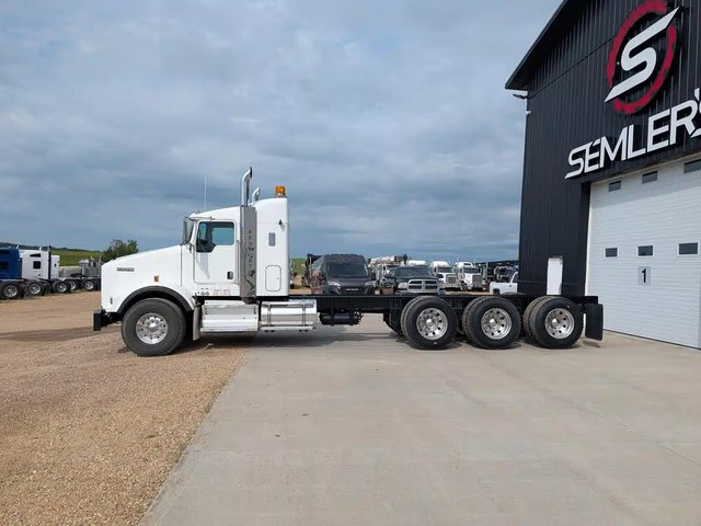2008 Kenworth T800 Truck Cab & Chassis