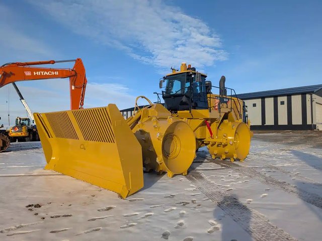 2016 Caterpillar 836K compacteur