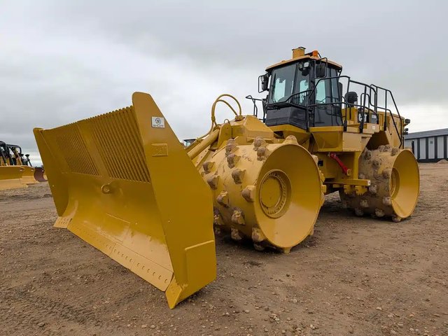 2010 Caterpillar 836H compacteur
