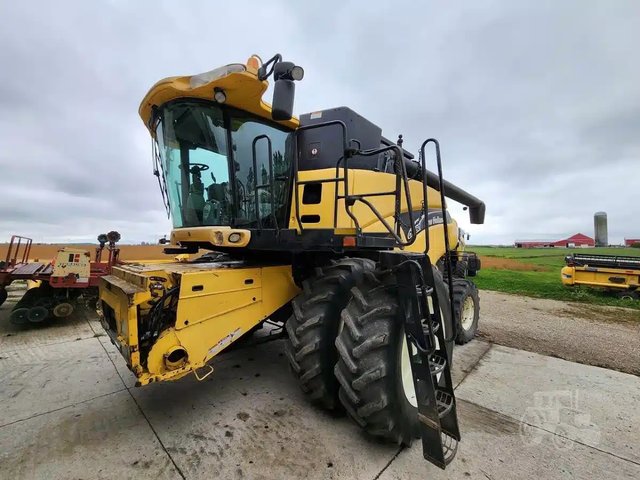 2003 New Holland CR960A Batteuse