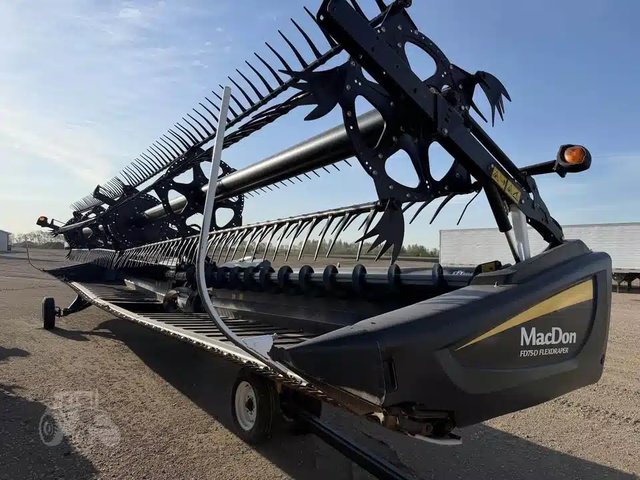 2017 MacDon FD75