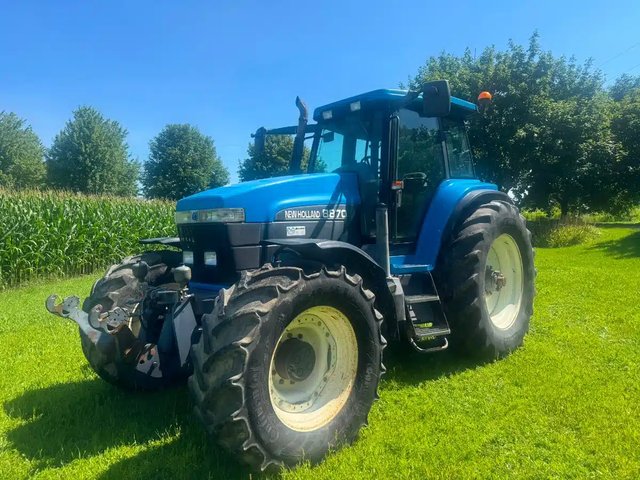 2000 New Holland 8870 Tracteur