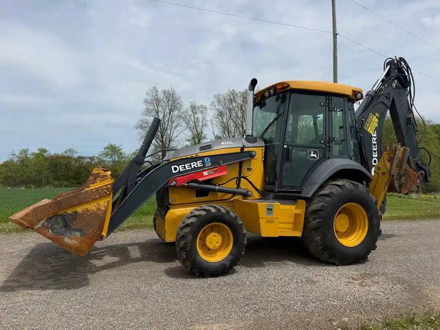 2021 DEERE 410L Rétrocaveuse