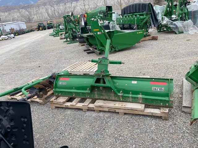 2022 Frontier RB2184 Lame