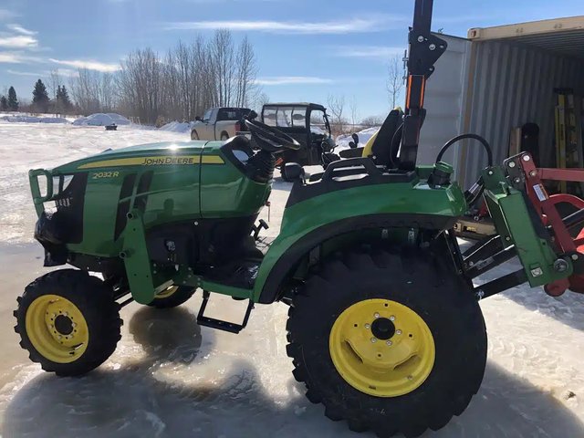 2018 John Deere 2032R Tracteur