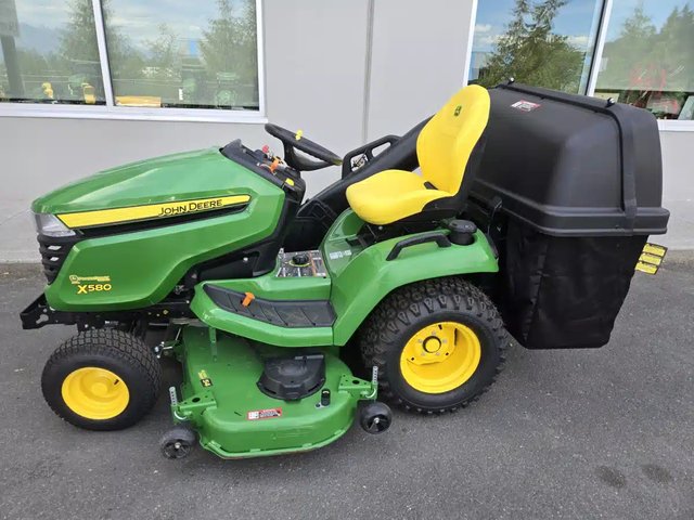 2025 John Deere X580 Tracteur à pelouse