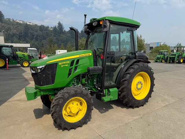 2025 John Deere 5075E Tracteur