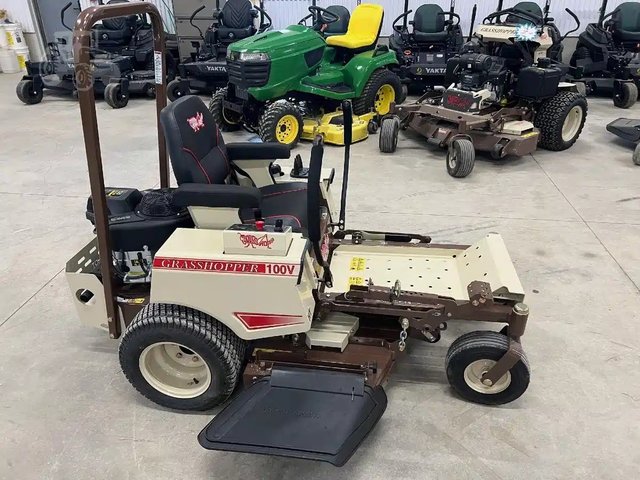 2026 Grasshopper 100v Tondeuse à rayon de braquage zéro