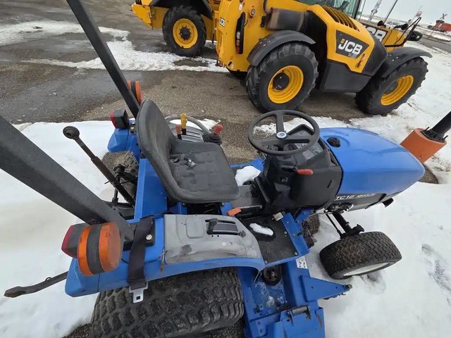 New Holland TC18 Tracteur
