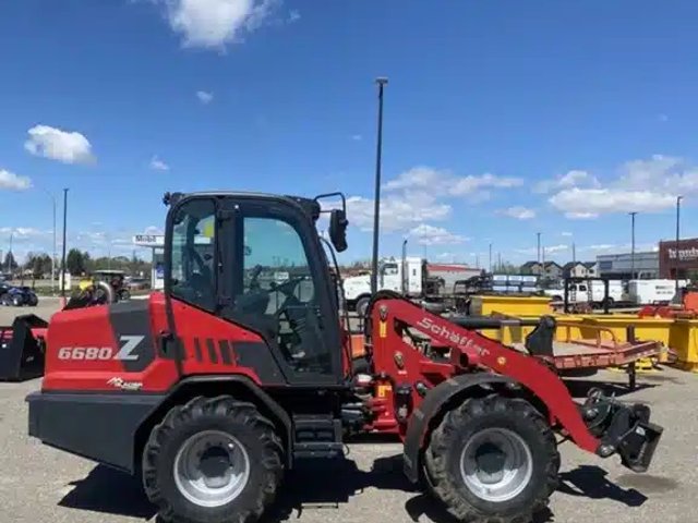 2024 Schaffer Z6680 Tracteur