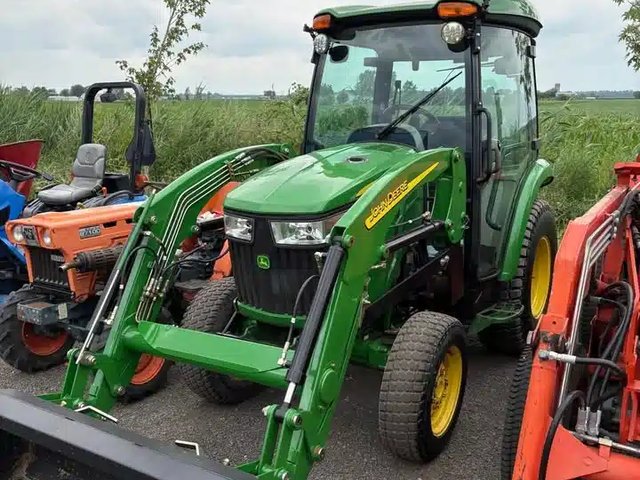 2018 John Deere 3046R Tracteur