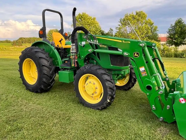2021 John Deere 5075E Tracteur avec chargeur