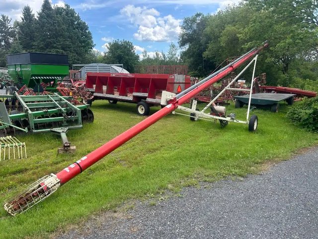 Buhler Farm King 8/51 Vis à grain