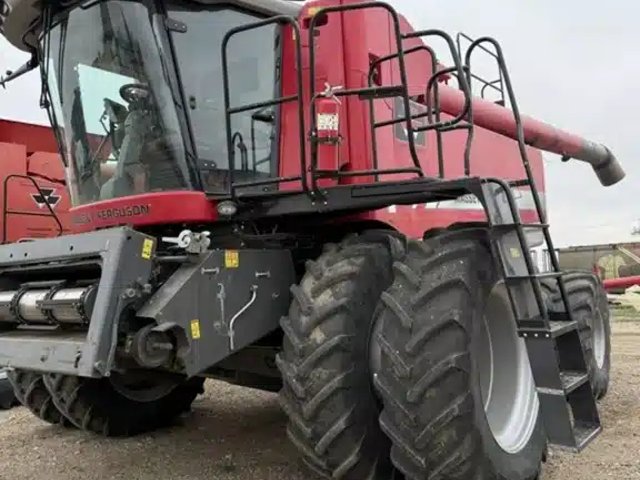 2010 Massey Ferguson 9895 Batteuse