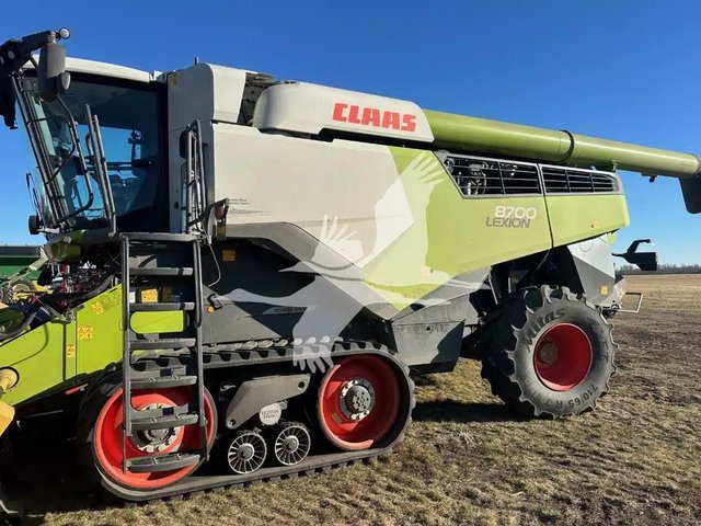 2020 CLAAS LEXION 8700TT Batteuse