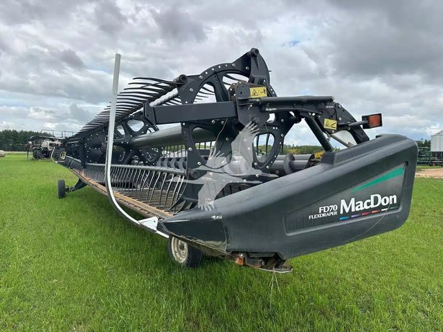 2012 MacDon FD70 Header - Flex