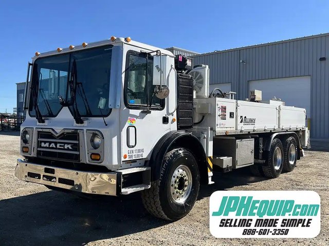 2014 Mack MRU613 Camion - pickup