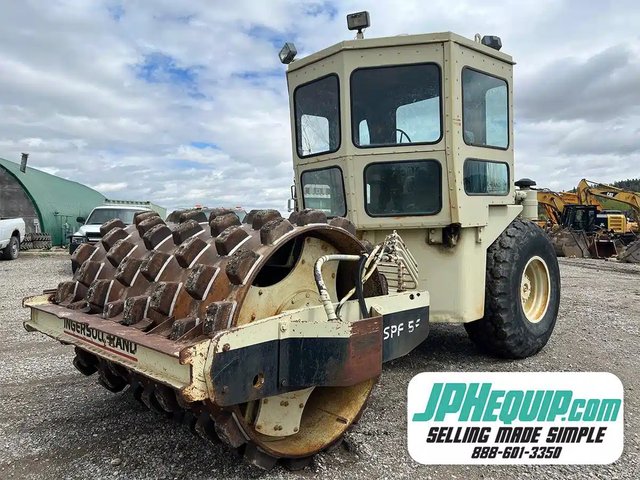 1981 Ingersoll SPF-56 compacteur
