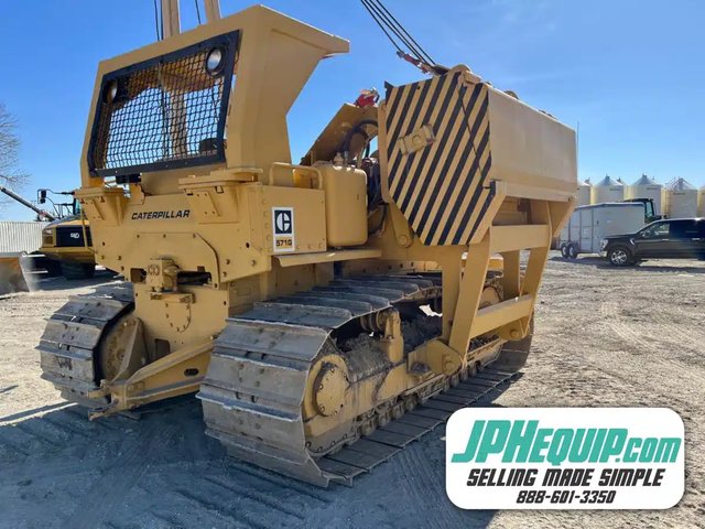 1977 Caterpillar 570 Series Batteuse