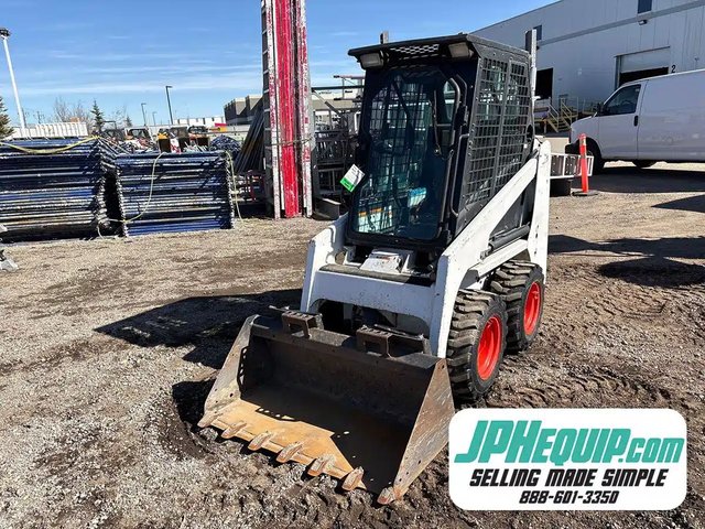 2015 Bobcat S70 chargeuse à direction à glissement