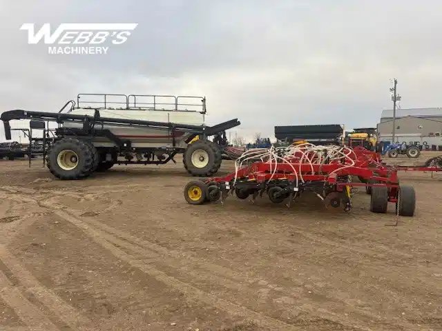 2013 Bourgault 3320-76 Semoir à air