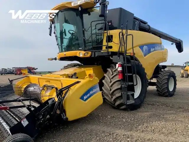 2009 New Holland CR9060 Batteuse