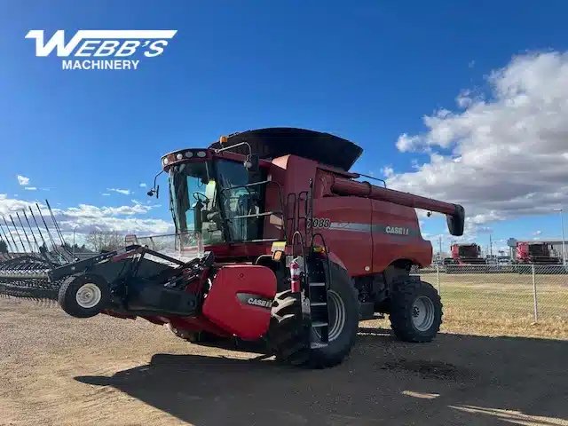 2011 Case IH 7088 Batteuse