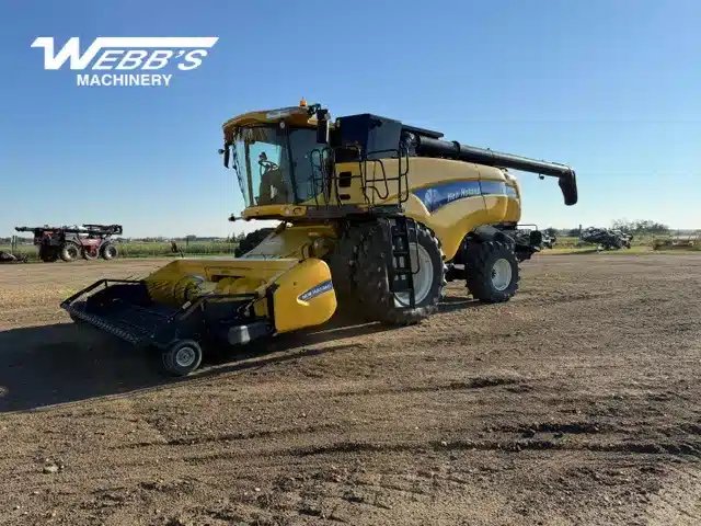 2013 New Holland CX8080 Batteuse