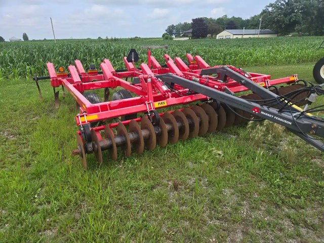 2015 Sunflower 4213 Extirpateur à disque