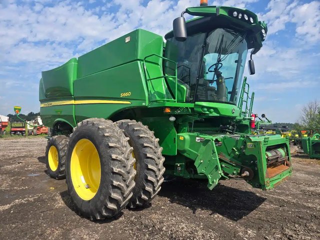 2012 John Deere S660 Batteuse