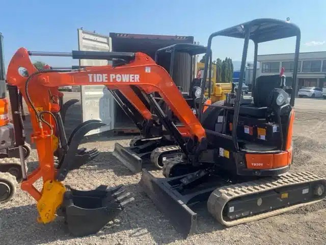 2023 Takeuchi TD30U Excavatrice