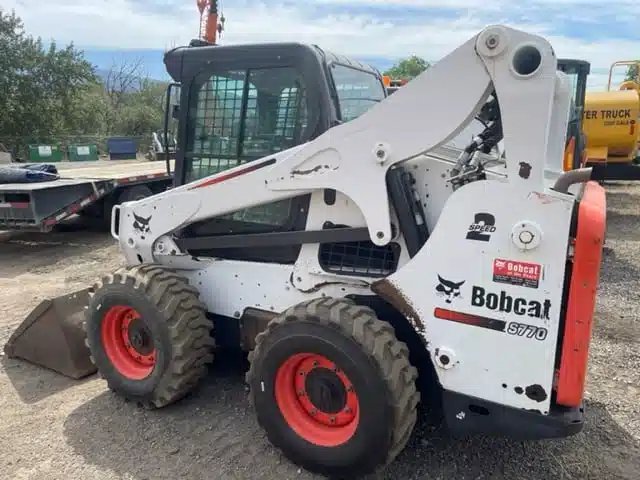 2012 Bobcat S770 chargeuse à direction à glissement