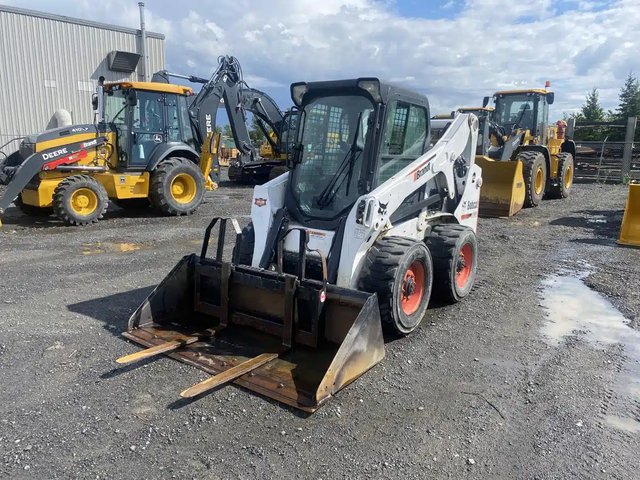 2010 Bobcat S650 chargeuse à direction à glissement