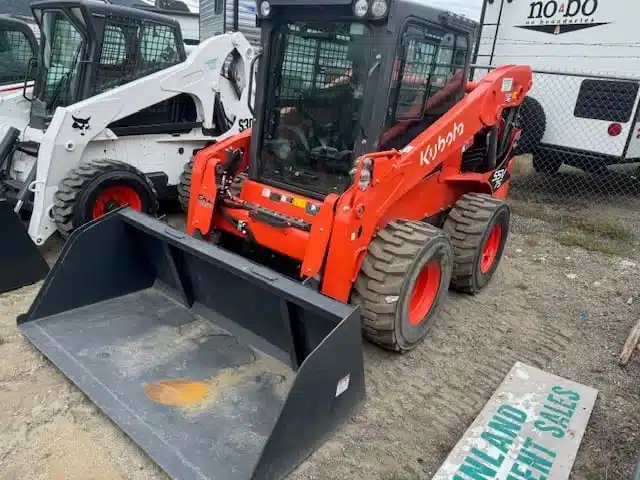 2023 Kubota SSV75 chargeuse à direction à glissement