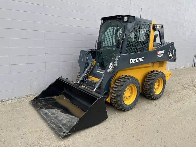 2023 John Deere 320G chargeuse à direction à glissement