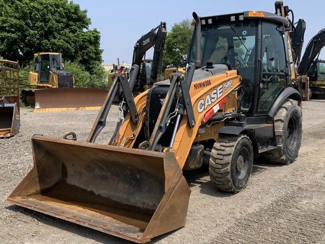 2019 Case 580 SUPER N Rétrocaveuse